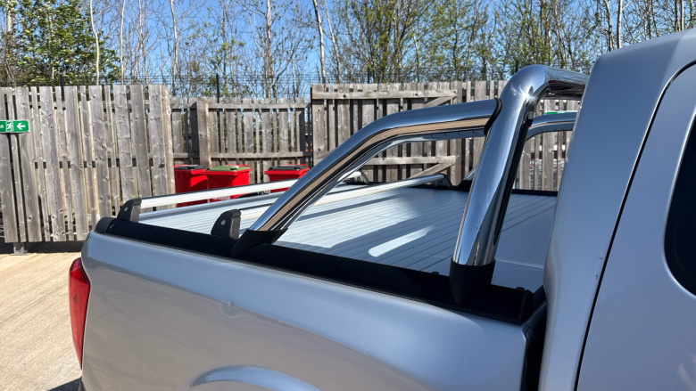 Nissan Navara Np300 Diesel Double Cab Pick Up N-Connecta 2.3dCi 190 4WD